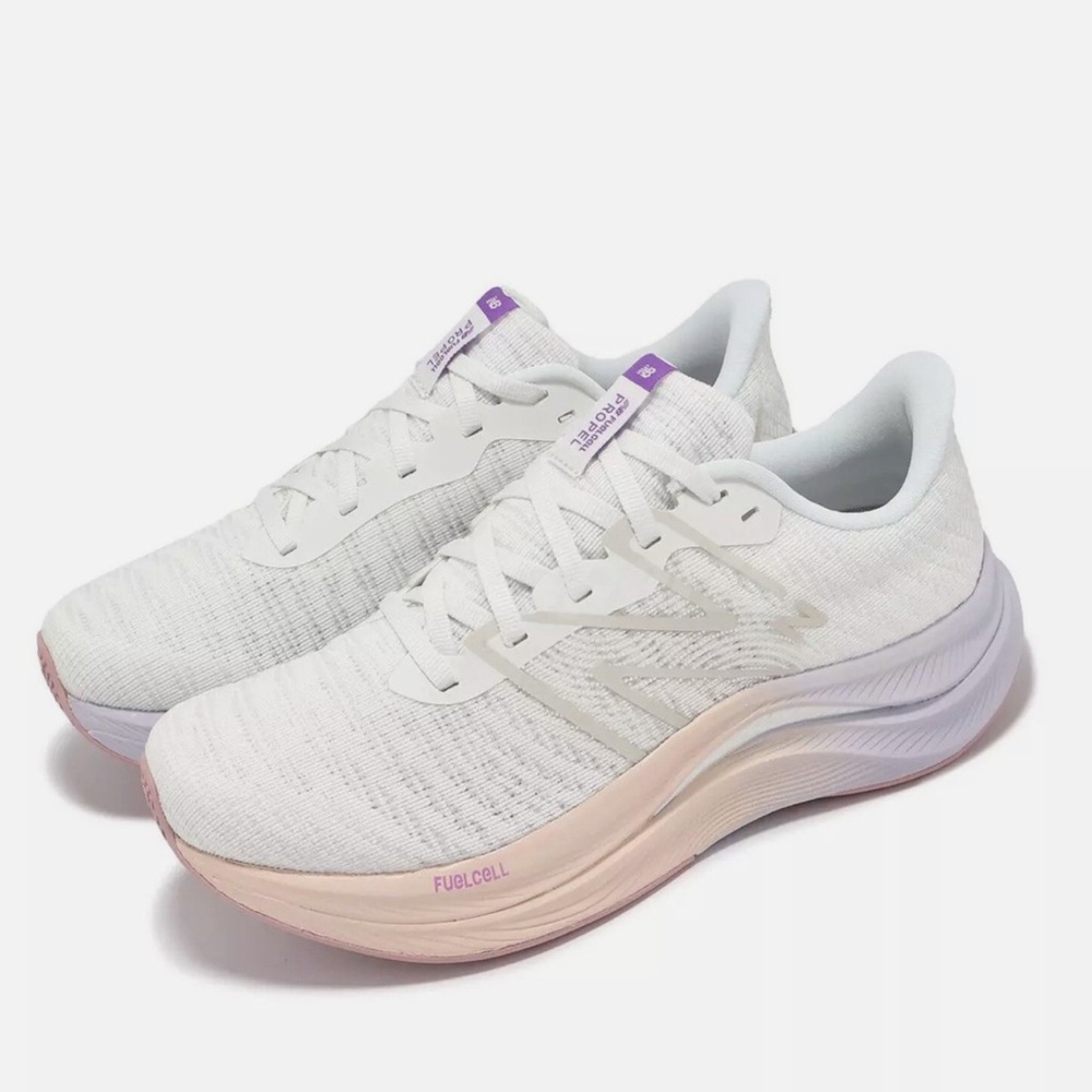 New Balance FuelCell Propel v4. Size 9.5 women.